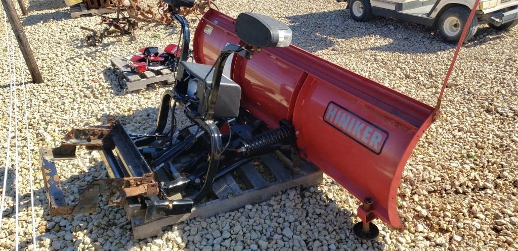 7' HENNICKER SNOW PLOW FITS 2006 GMC