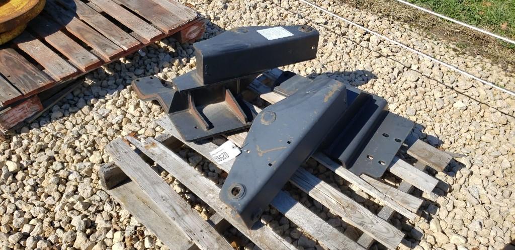 LOADER MOUNTS ON PALLET