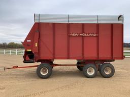 New Holland 16' Chopper Wagon