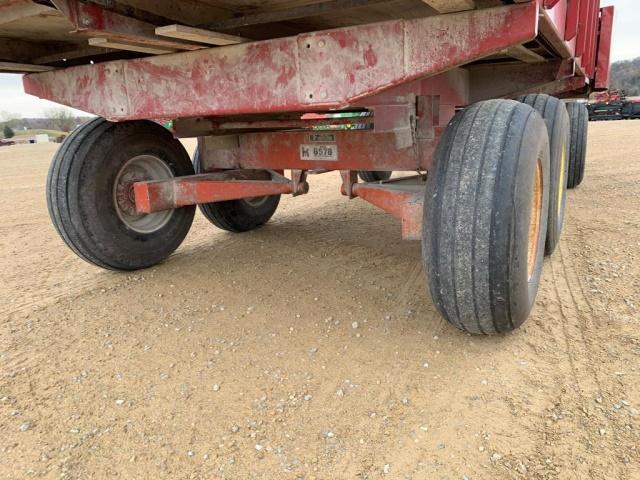 New Holland 16' Chopper Wagon