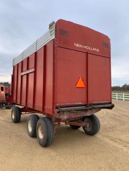 New Holland 16' Chopper Wagon