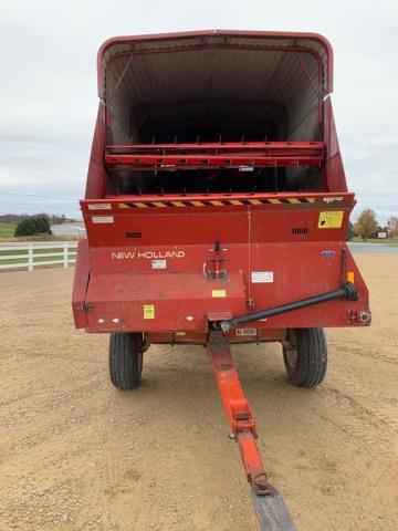 New Holland 16' Chopper Wagon