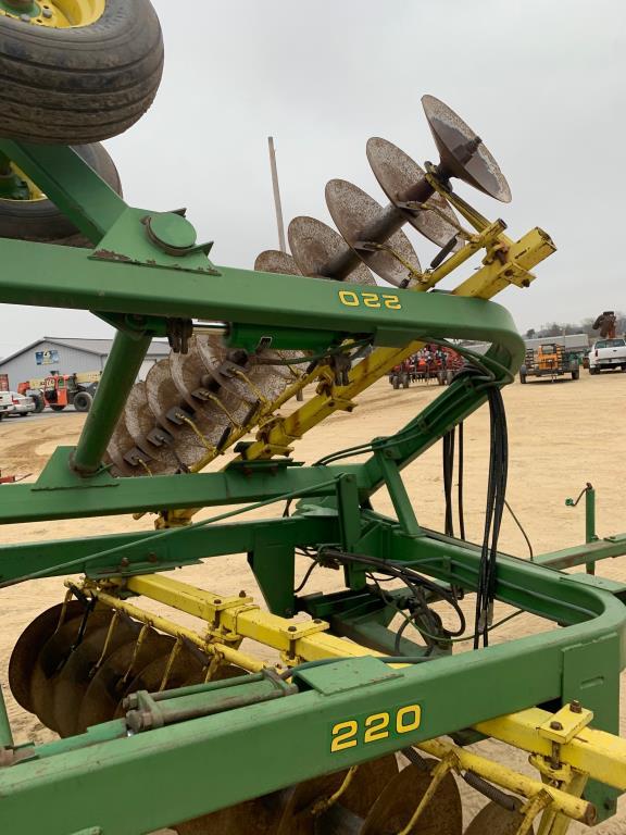 John Deere 220 Disc