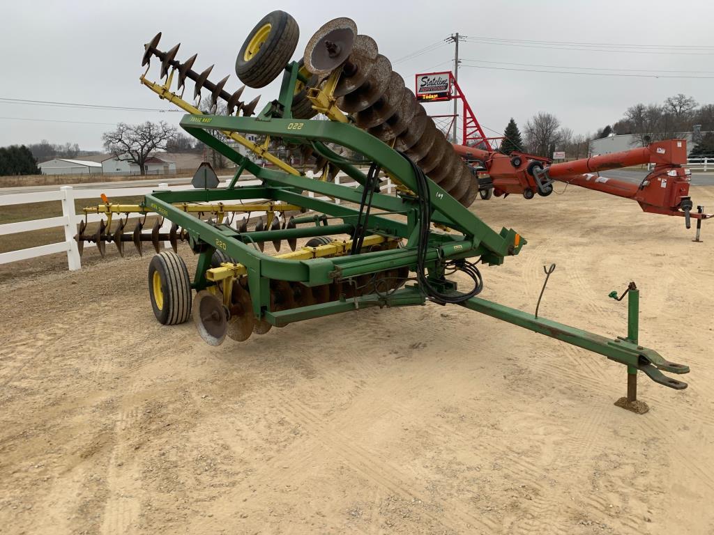 John Deere 220 Disc