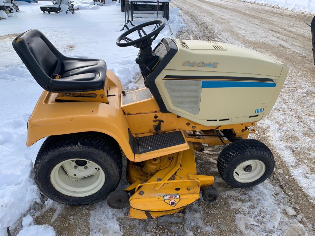 Cub Cadet 1641 Lawn Mower