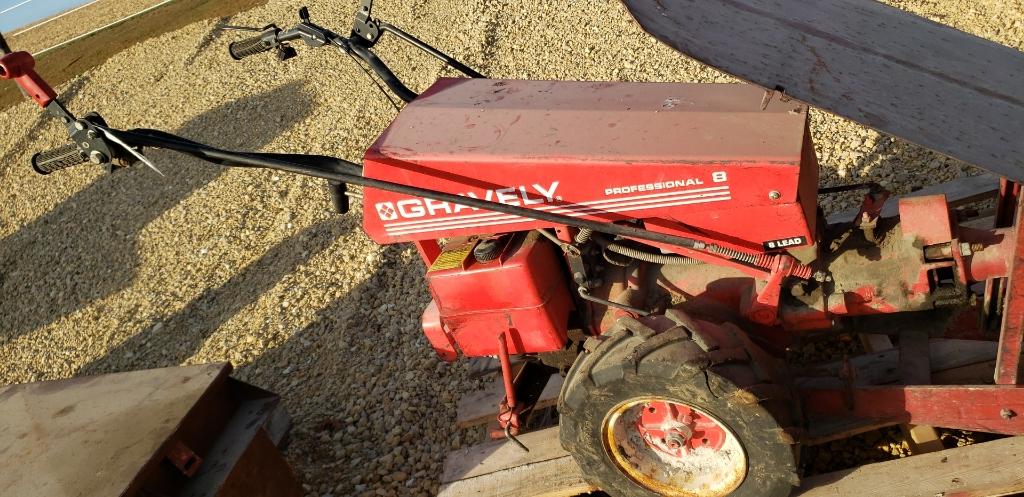 GRAVELY WALK BEHIND W/NIEMAN ROOF ATTACHMENT