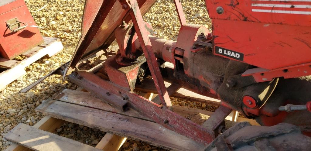 GRAVELY WALK BEHIND W/NIEMAN ROOF ATTACHMENT