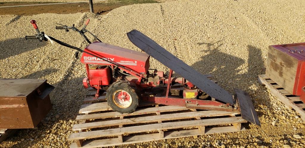 GRAVELY WALK BEHIND W/NIEMAN ROOF ATTACHMENT