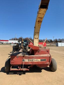 Gehl 860 Chopper w/ Corn Head