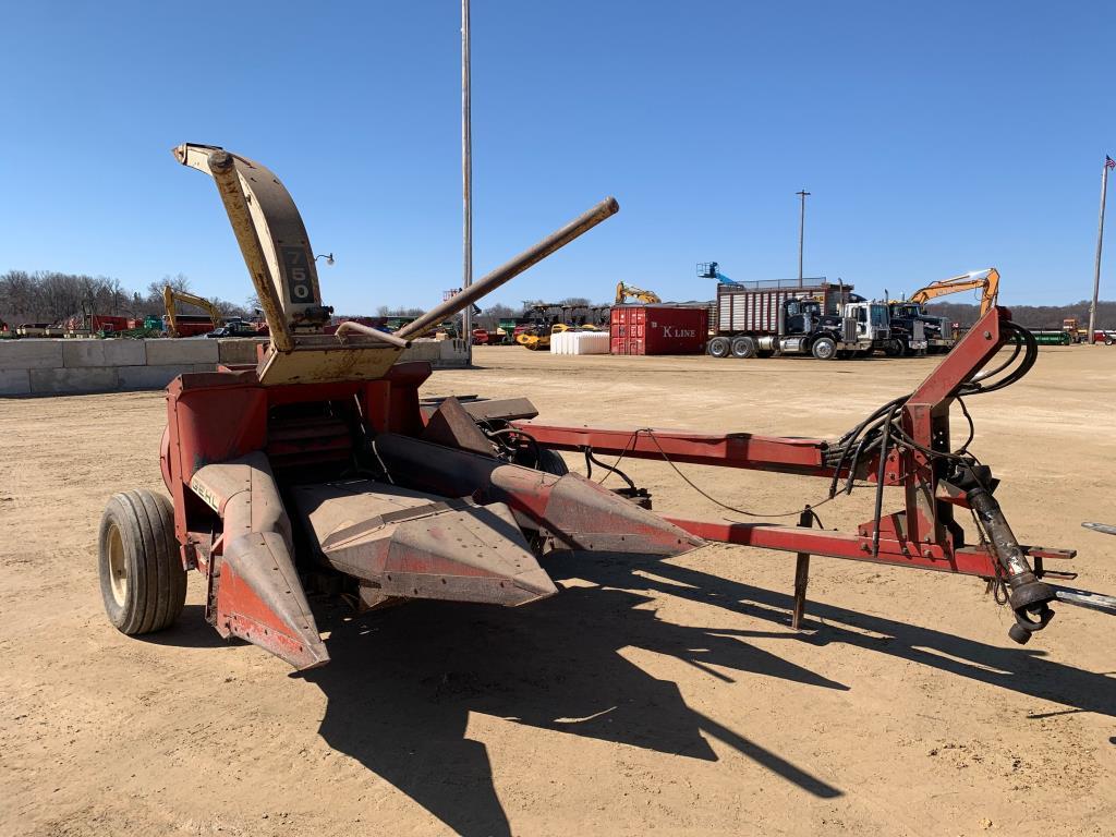 Gehl 860 Chopper w/ Corn Head