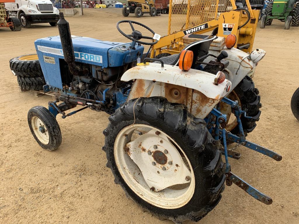 Ford 1300 Tractor