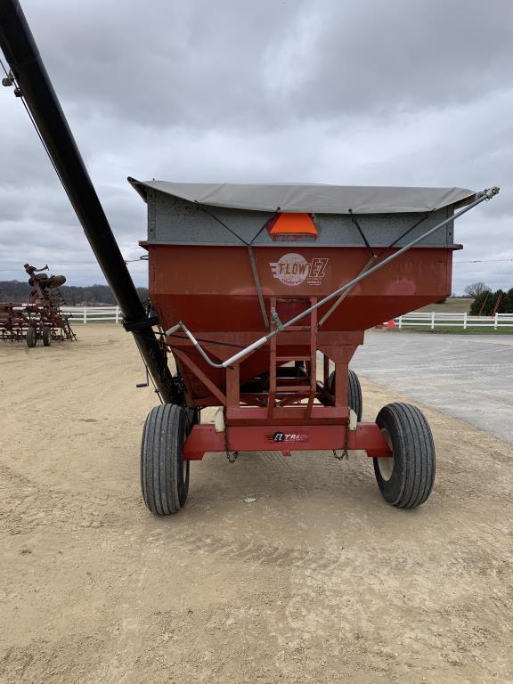 EZ Flow 300 bu Gravity Wagon