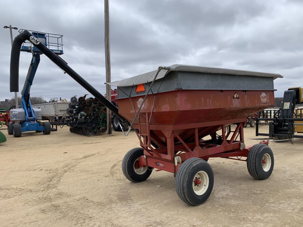 EZ Flow 300 bu Gravity Wagon