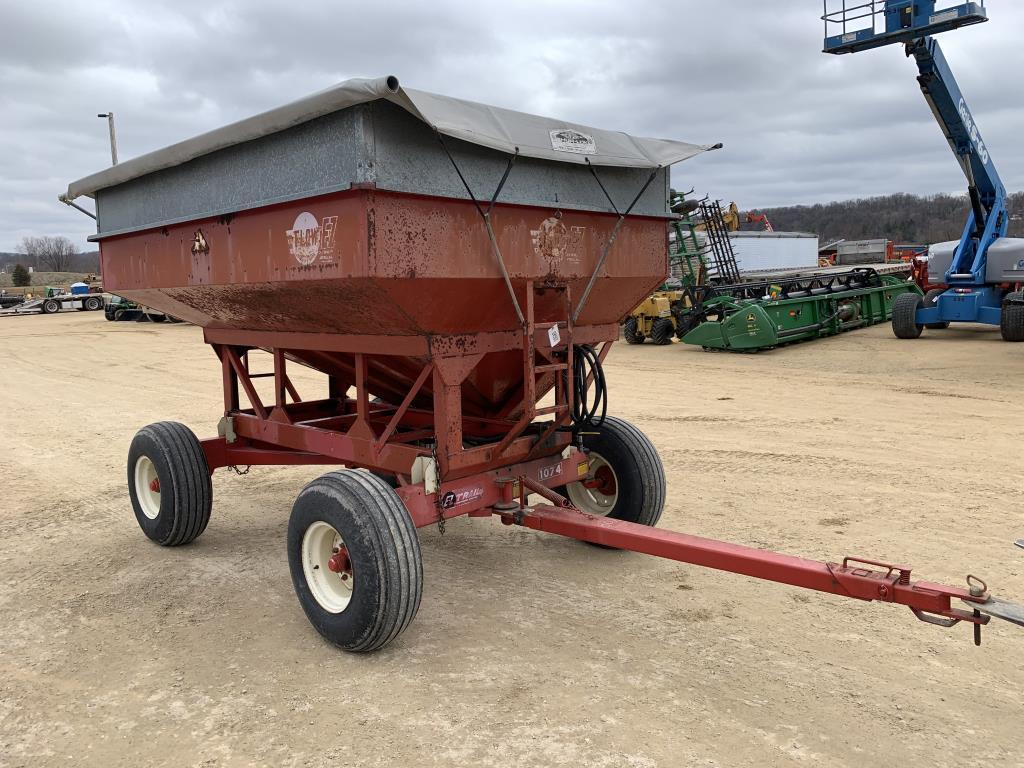 EZ Flow 300 bu Gravity Wagon