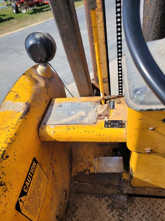 John Deere 480B Forklift