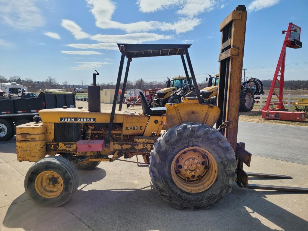 John Deere 480B Forklift