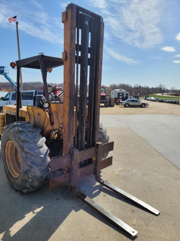 John Deere 480B Forklift