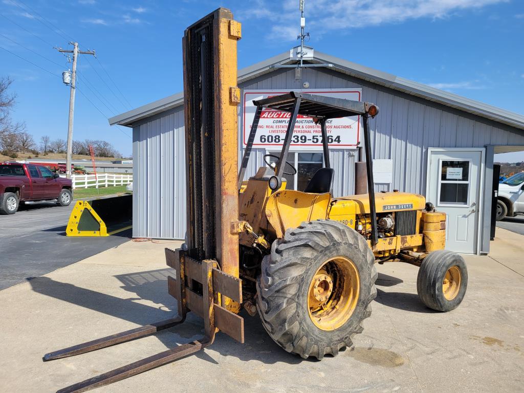 John Deere 480B Forklift