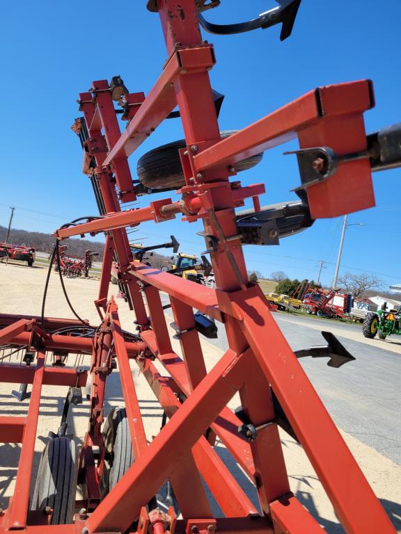 Case IH 4800 Field Cultivator