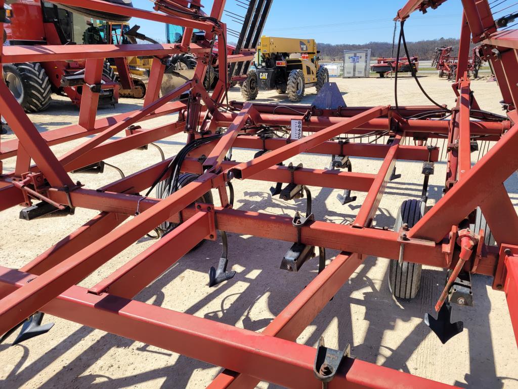 Case IH 4800 Field Cultivator