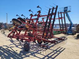 Case IH 4800 Field Cultivator