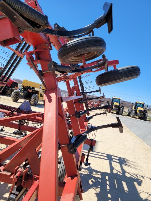 Case IH 4800 Field Cultivator