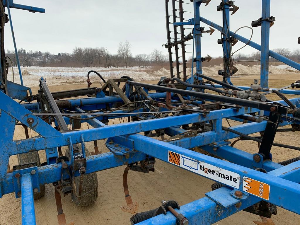DMI Field Cultivator