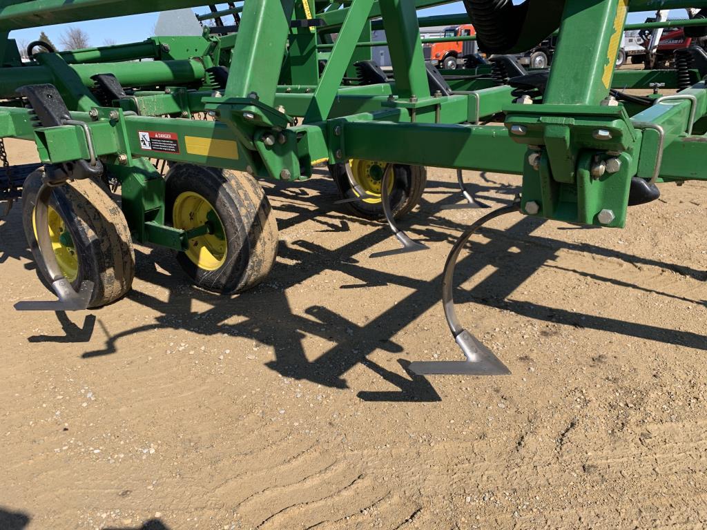 John Deere 980 22" Field Cultivator