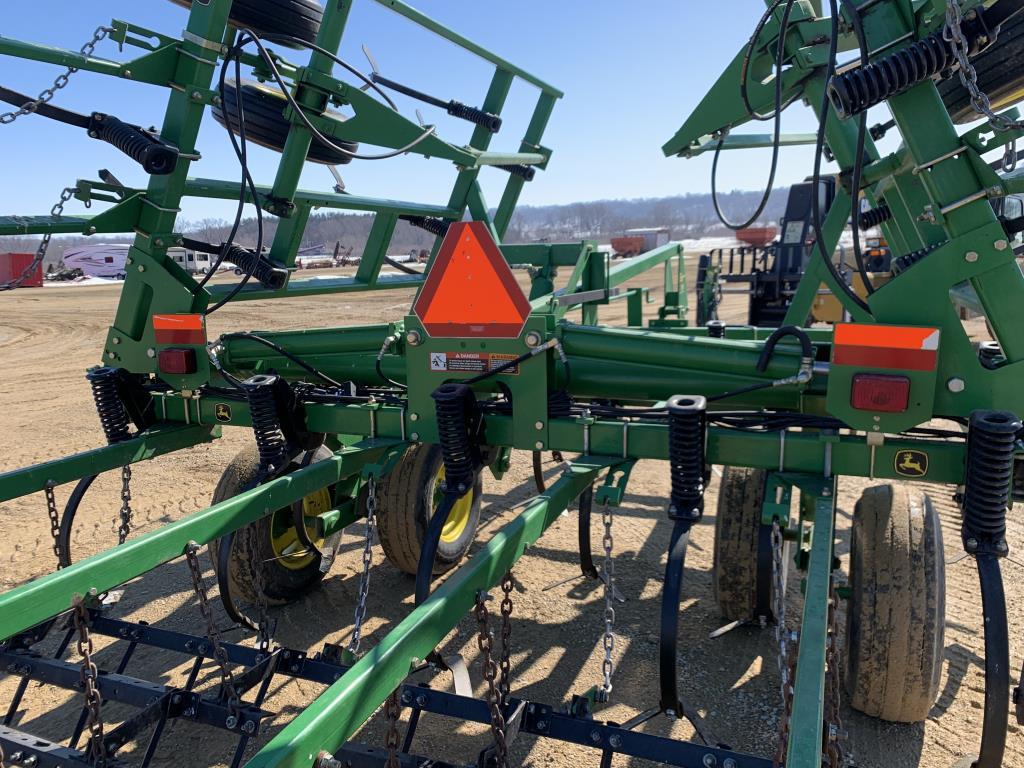 John Deere 980 22" Field Cultivator