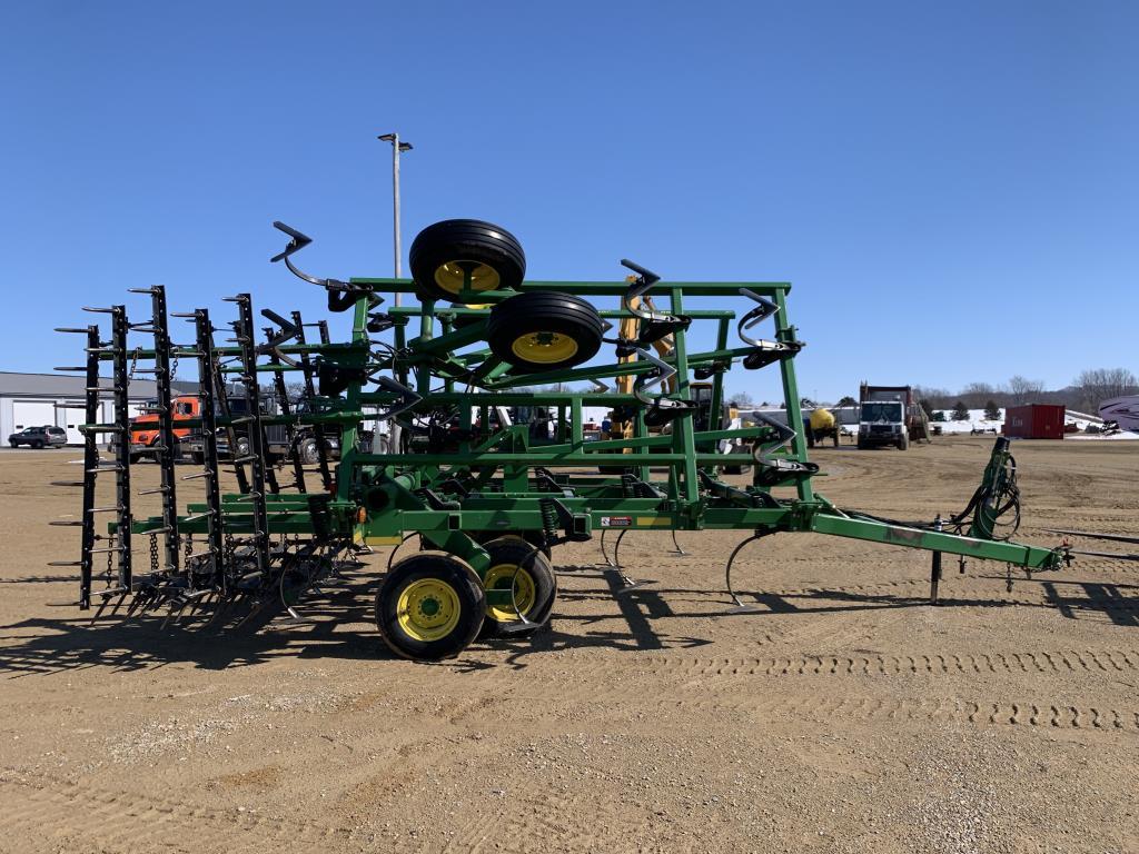 John Deere 980 22" Field Cultivator