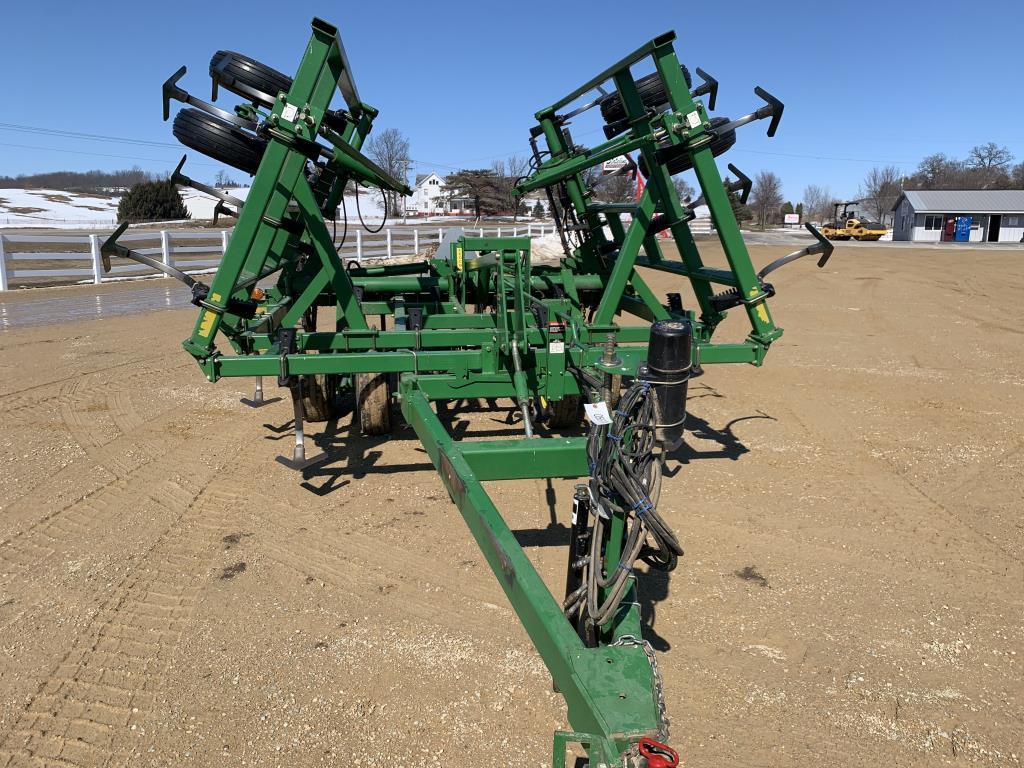 John Deere 980 22" Field Cultivator