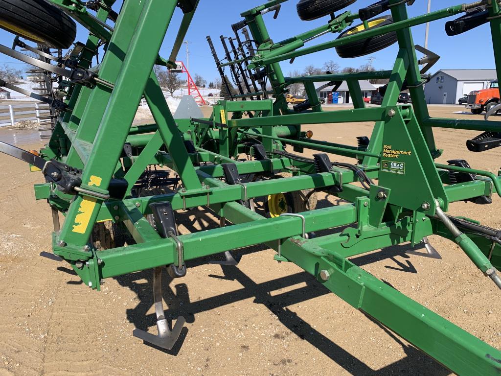 John Deere 980 22" Field Cultivator