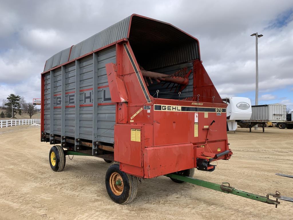 Gehl 970 14' Chopper Box w/ John Deere 1075A Gear