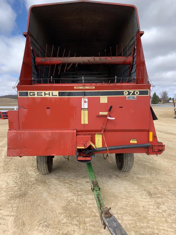 Gehl 970 14' Chopper Box w/ John Deere 1075A Gear