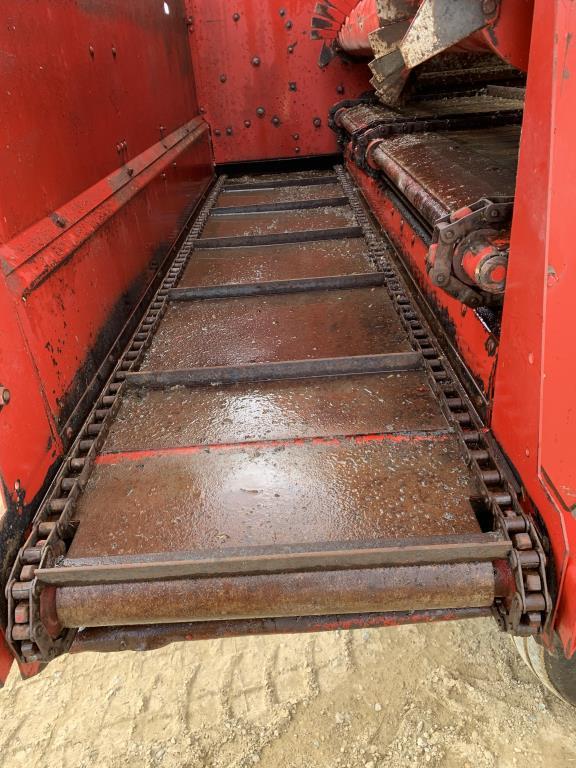 Gehl 970 14' Chopper Box w/ John Deere 1075A Gear