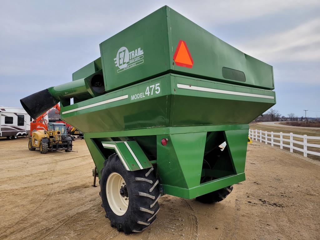 EZ Flow 475 Grain Cart