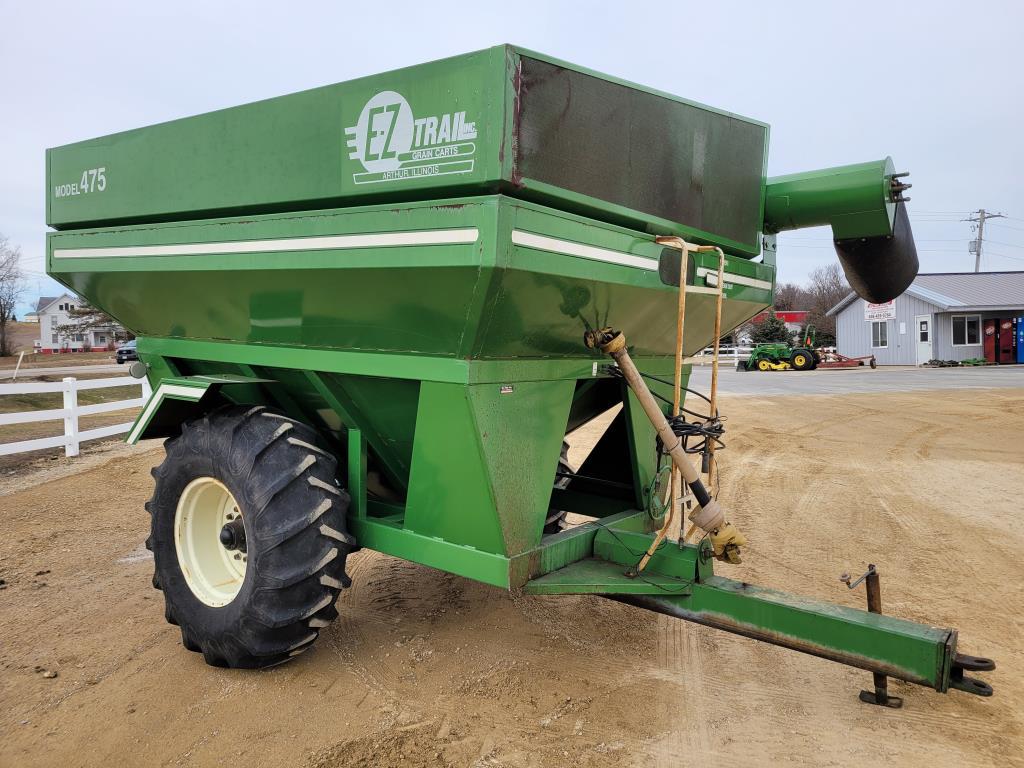 EZ Flow 475 Grain Cart