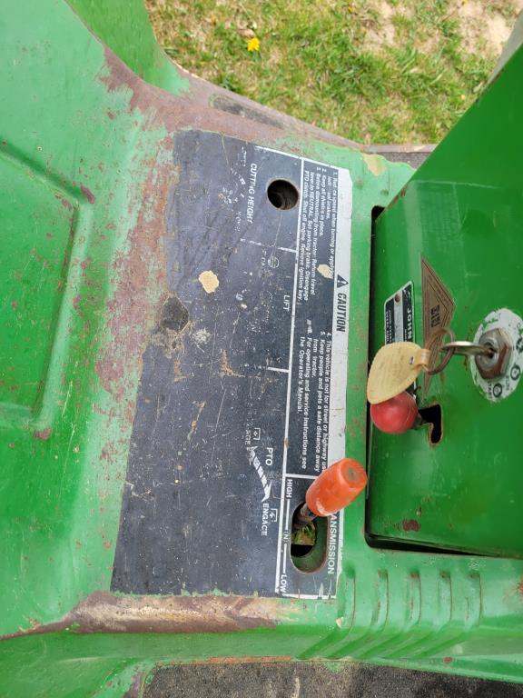 John Deere 400 Lawn Tractor