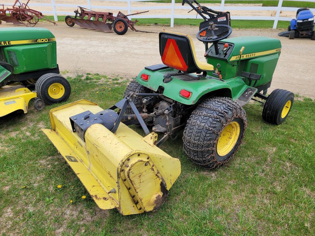 John Deere 400 Lawn Tractor
