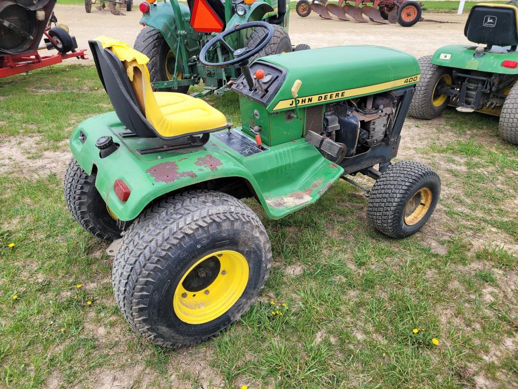 John Deere 400 Lawn Tractor