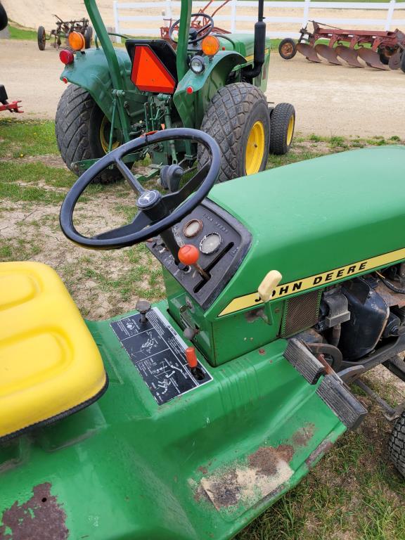 John Deere 400 Lawn Tractor