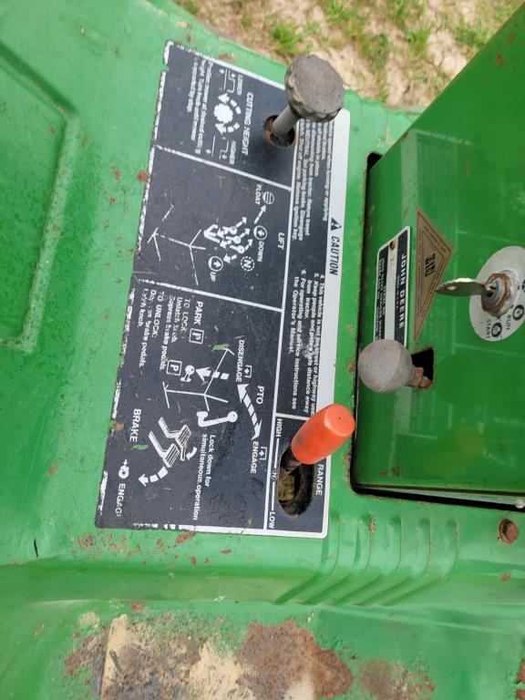John Deere 400 Lawn Tractor