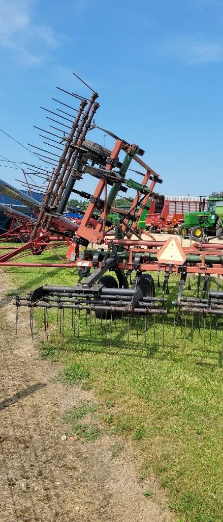 BRILLION FIELD CULTIVATOR 21'