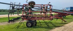 BRILLION FIELD CULTIVATOR 21'