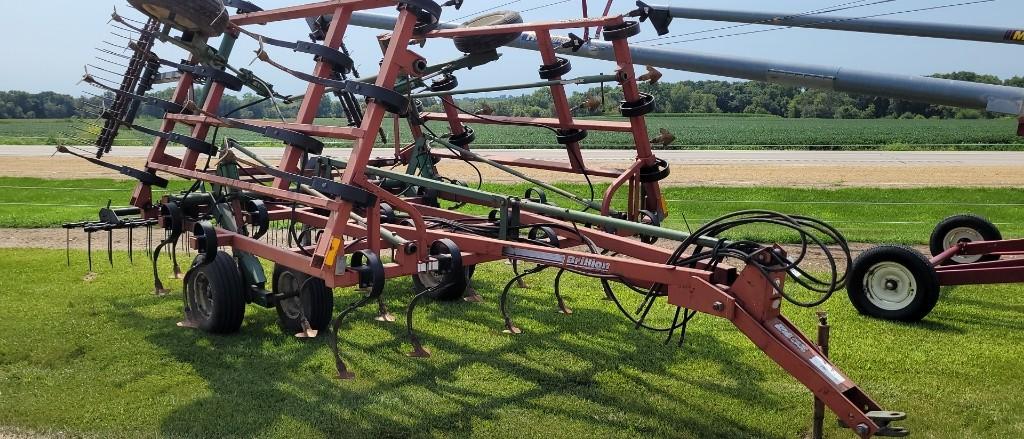 BRILLION FIELD CULTIVATOR 21'