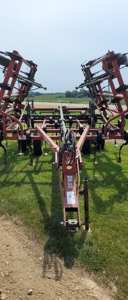 BRILLION FIELD CULTIVATOR 21'