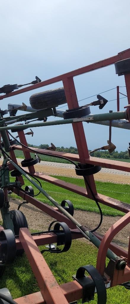 BRILLION FIELD CULTIVATOR 21'