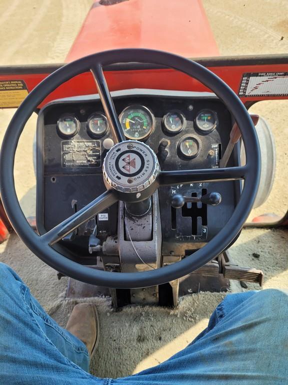 Massey Ferguson 1135 Tractor