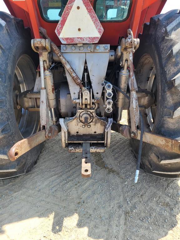 Massey Ferguson 1135 Tractor