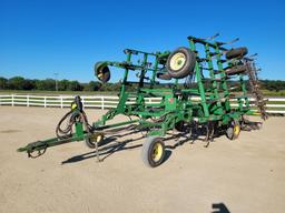 John Deere 2210 Field Cultivator